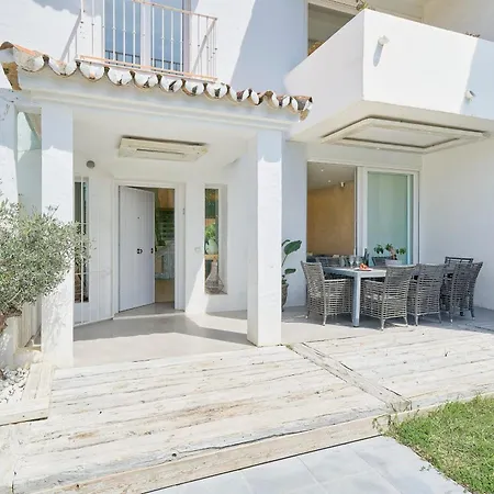 About Casa Del Rio Marbella